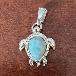 Silver Plated Turtle Pendant with Turqouise